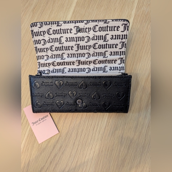 BNWT Juicy Couture Women's Black Raised Signature Embossed Flap Wallet/Clutch - Picture 5 of 16